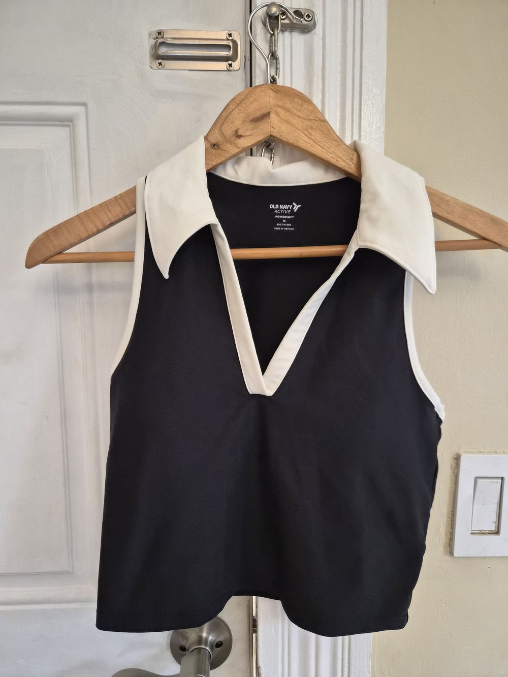 Old Navy Women’s Black Sleeveless Polo Tank with White Collar